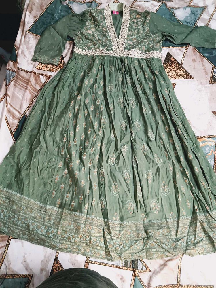 Green Printed Kurta with V-neck
