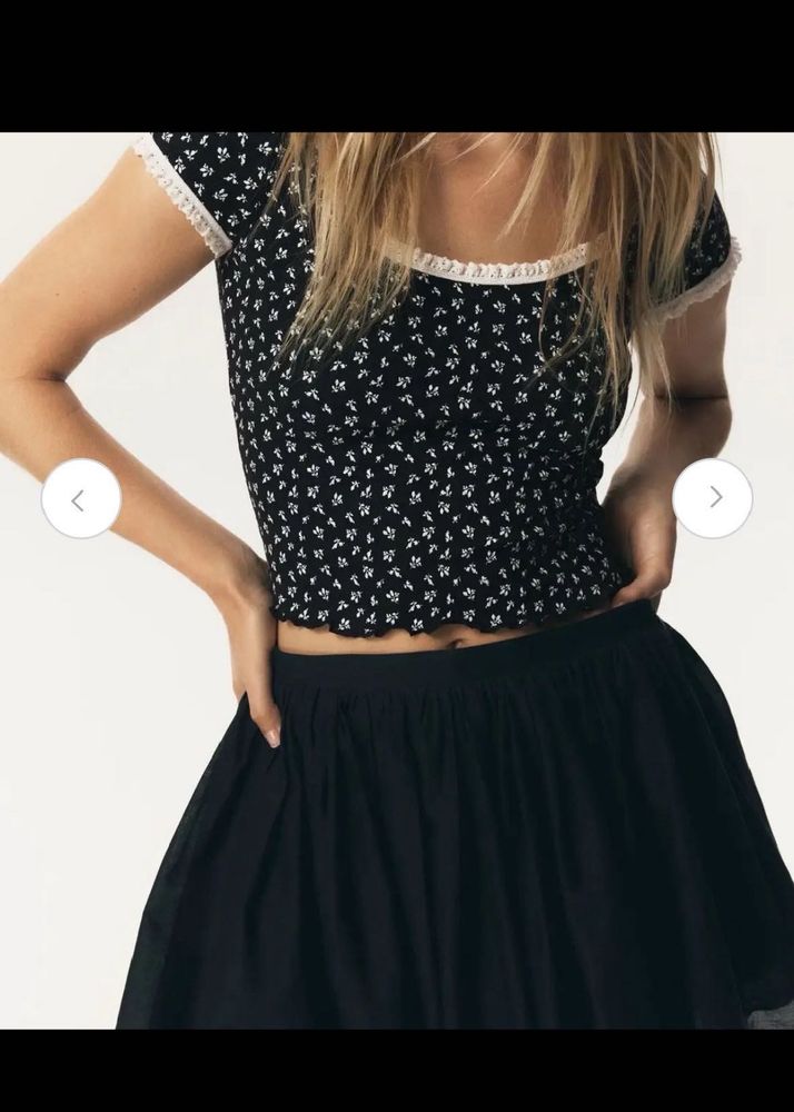 H&amp;M Floral Print Cropped Top with Lace Trim