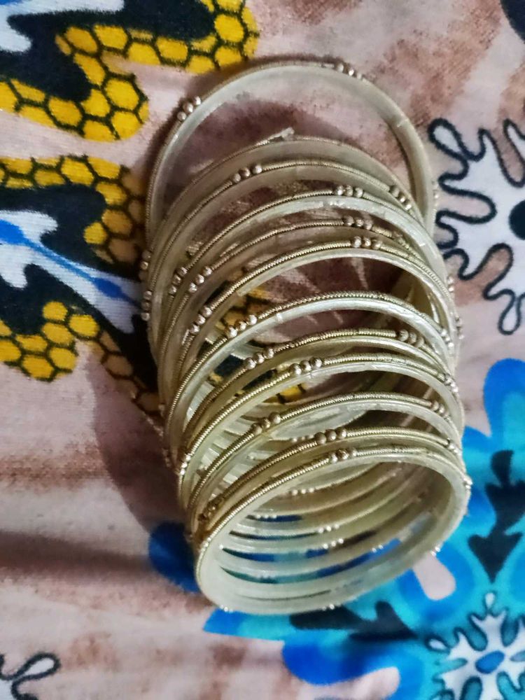 Set  of  12 Traditional Bangles se