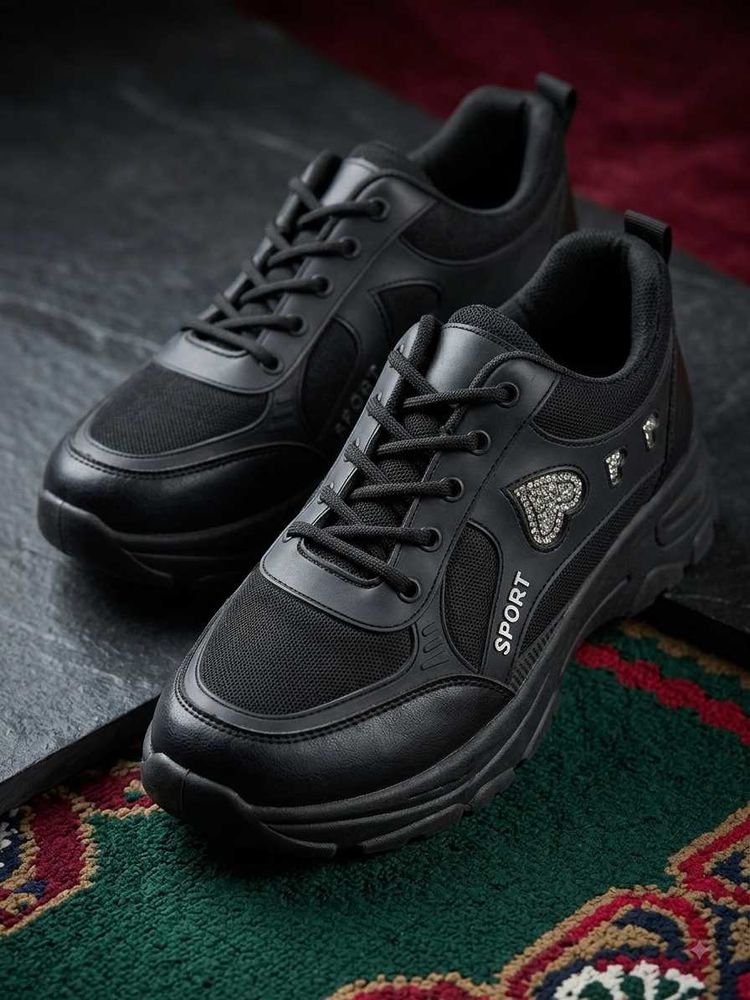 Black Sports Shoes