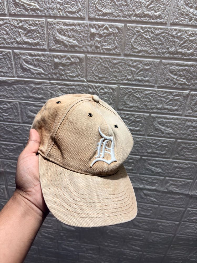 carhartt Tan baseball cap with 'D' logo