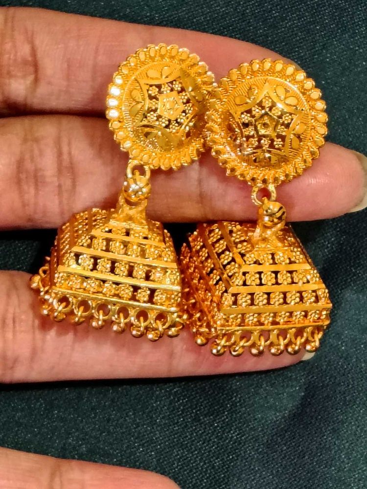 Exquisite Gold Jhumka Earrings