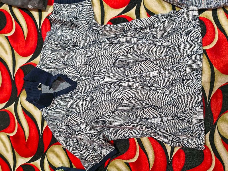 Stylish Leaf Print T-Shirt