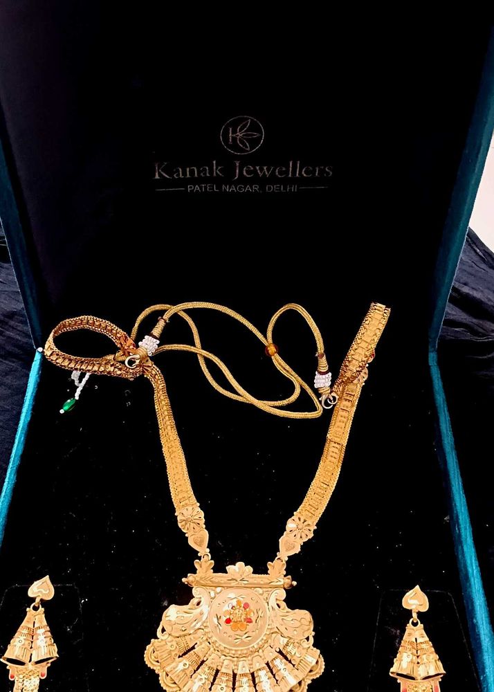 Exquisite Gold Jewellery Set