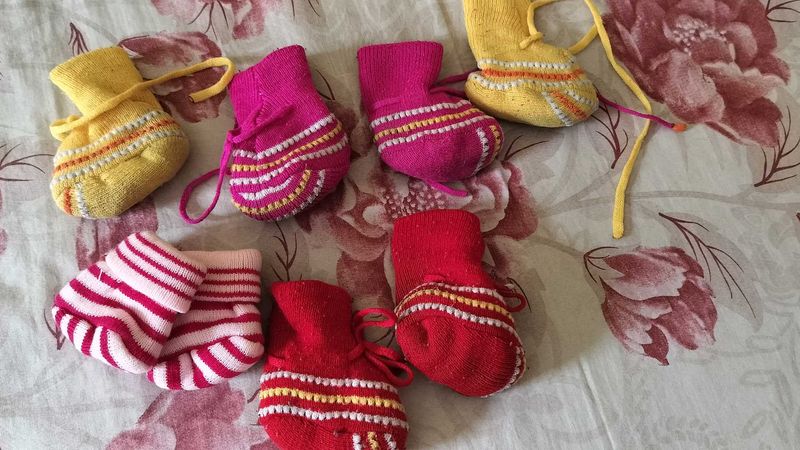 Hand Knit Baby Booties - Assorted Colors