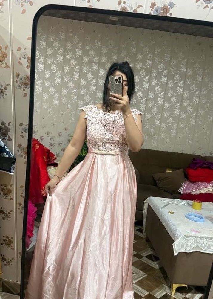 Elegant Pink Lace Top Gown🦋🎀🩷