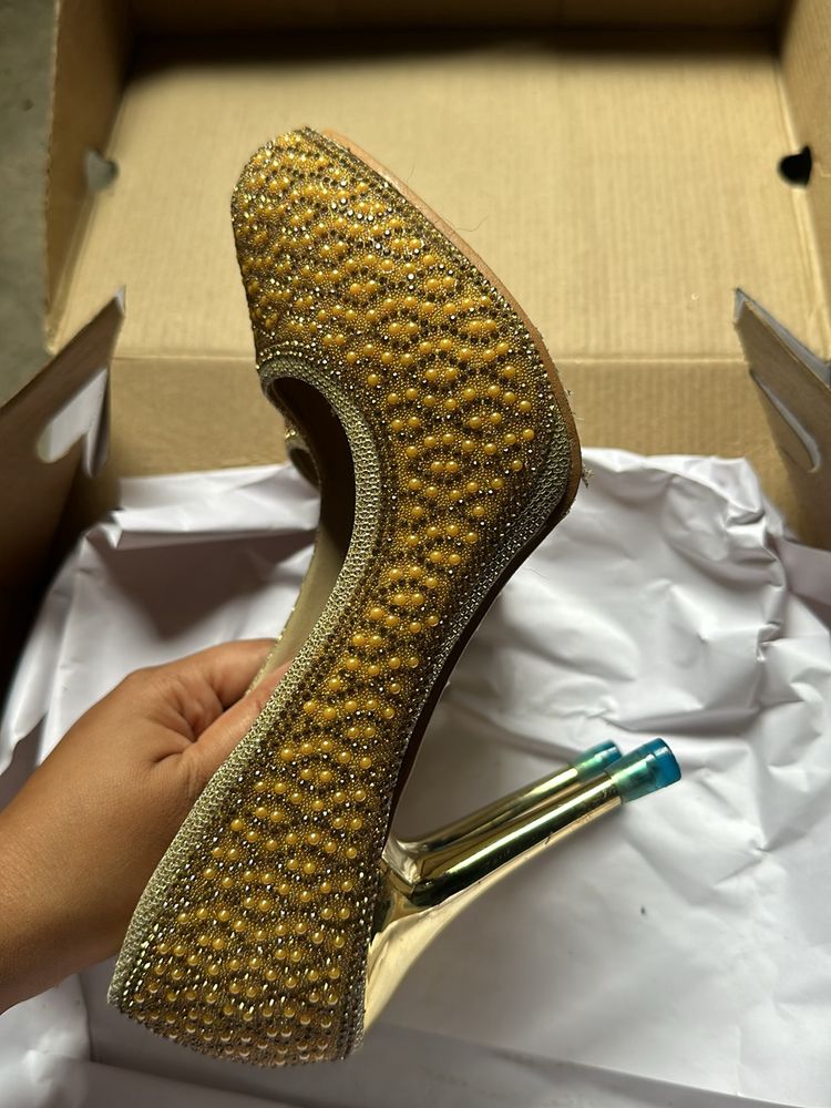 Golden Bridal Heels. Will Fit Size 38-39
