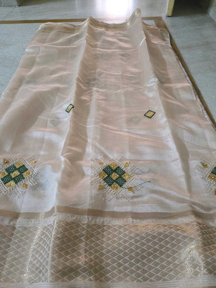 beautiful daily wear saree with stunning blouse