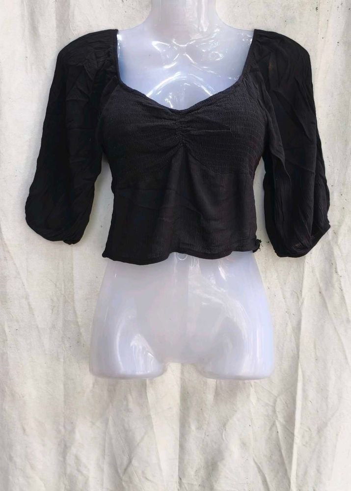 70209. Chic Black Puff Sleeve Smocked Top
