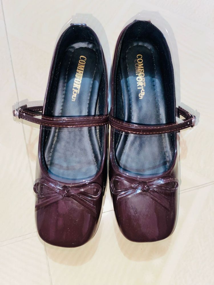 Chic Ballet Flats with Bow Detail