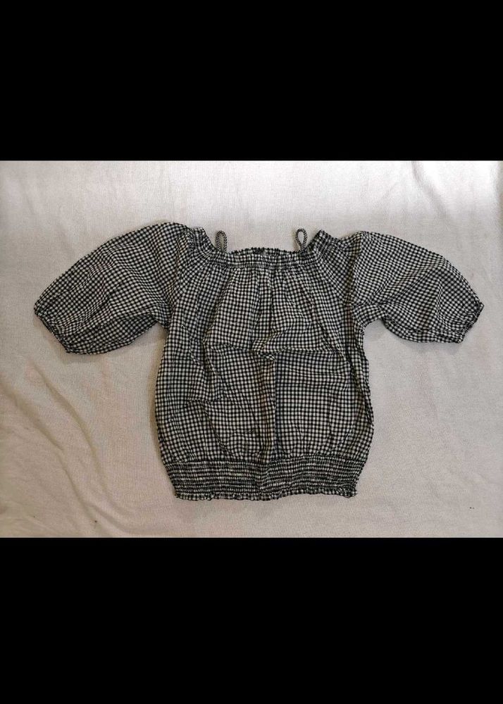 Cute Gingham Off-Shoulder Top
