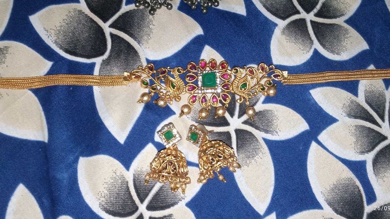 Stunning Gold Plated Necklace &amp; Earrings Set