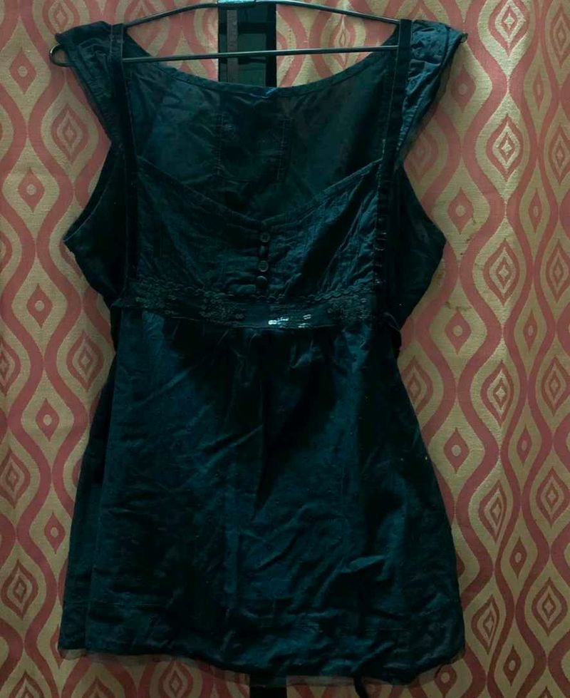 Stylish Black Sleeveless Top