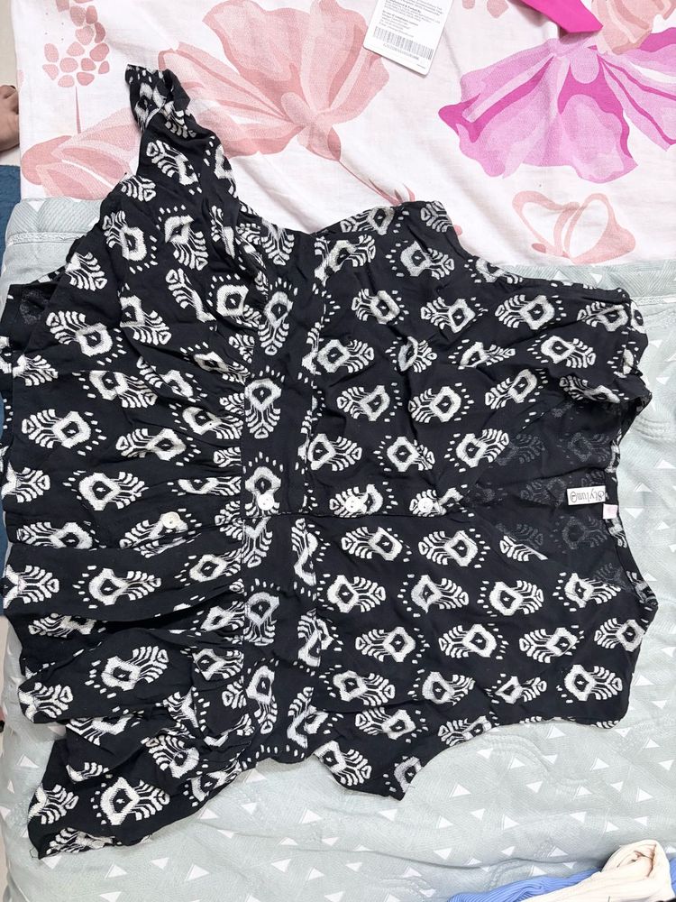 Black &amp; White Printed Peplum Short Kurta