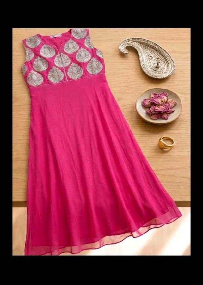 Elegant Pink Embroidered Kurta