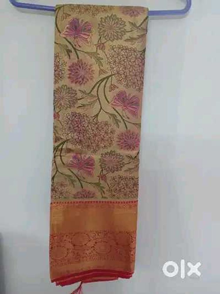 Elegant Floral Print Saree