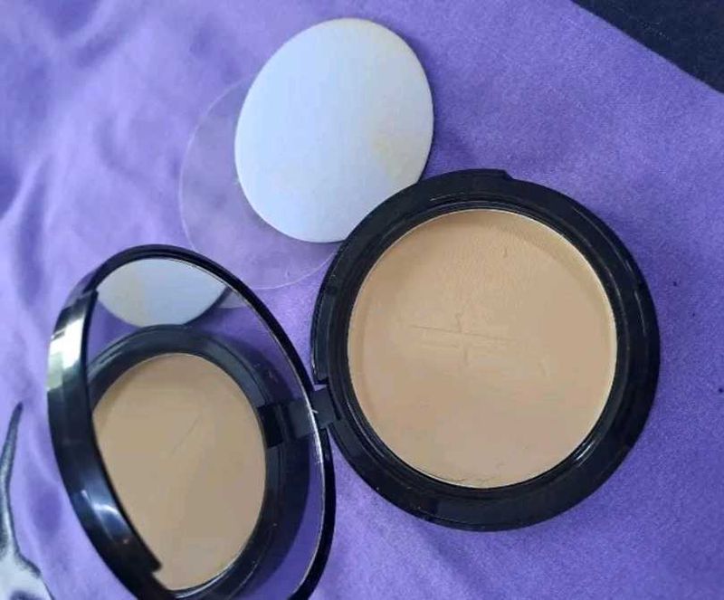 Pressed Powder Compact with Mirror