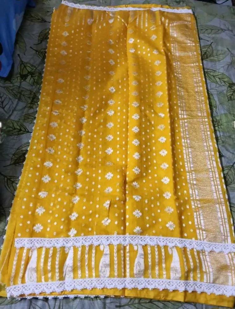 Vibrant Yellow Ethnic Jamdani saree