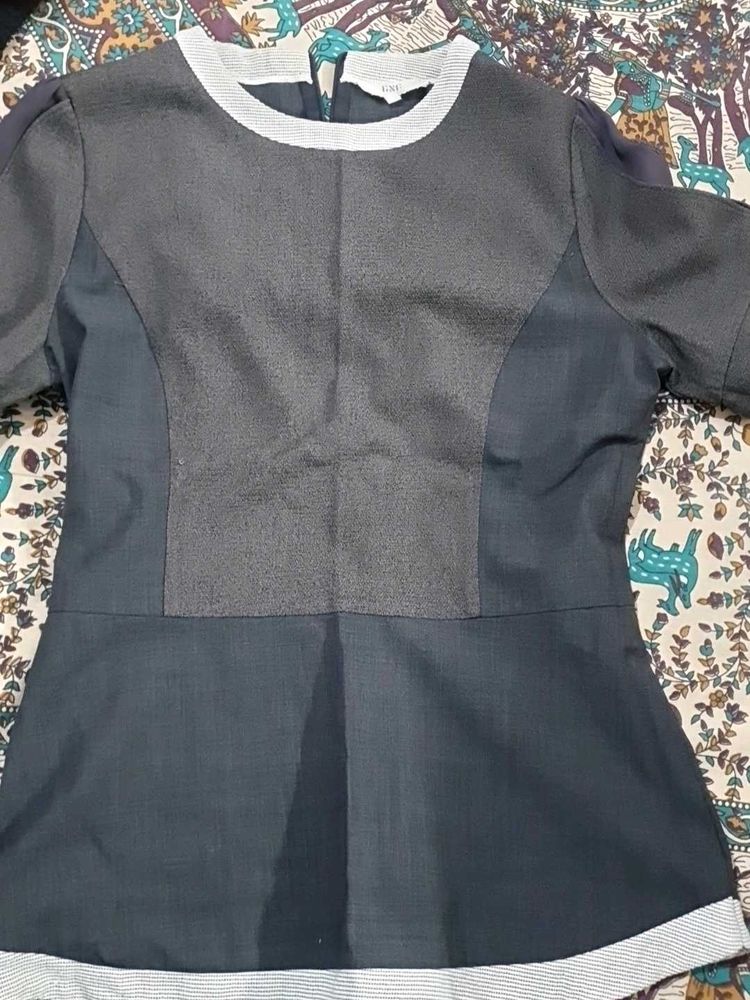 Elegant Tunic Top - Versatile &amp; Stylish