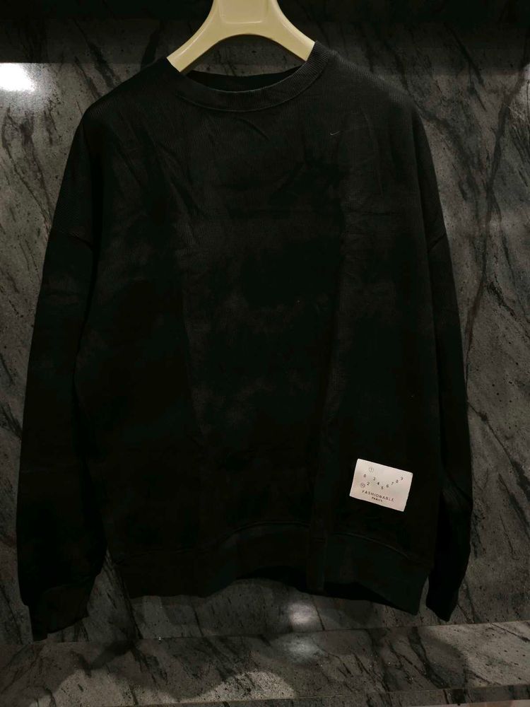 Black Crewneck Sweatshirt