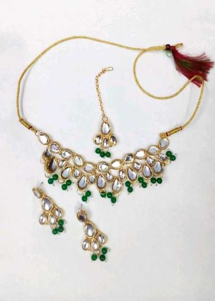 Elegant Kundan Necklace Set with Earrings