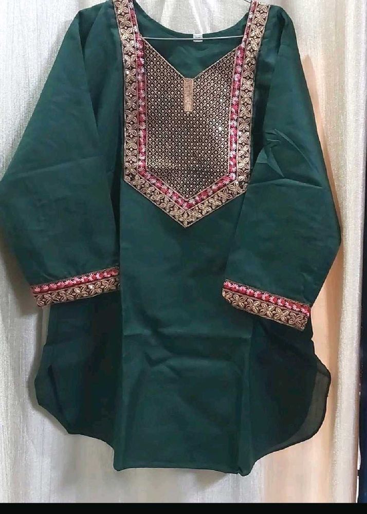 New Elegant Green Embroidered Kurta ❣️