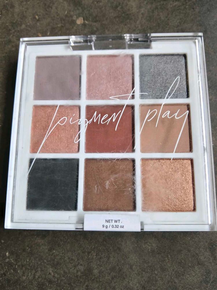 Pigment Play Eyeshadow Palette