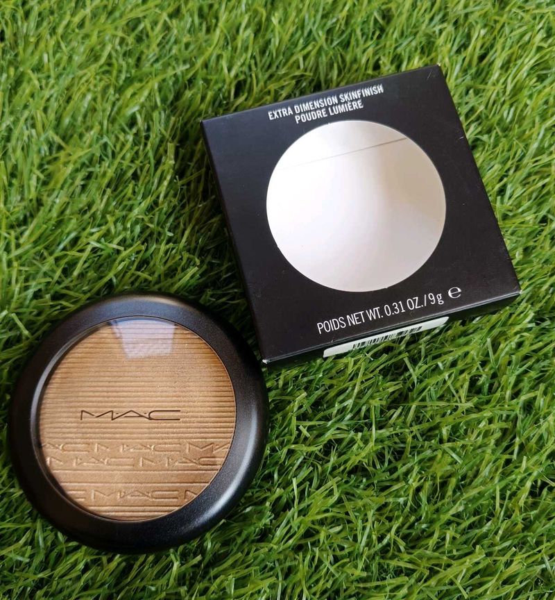 MAC Extra Dimension Skinfinish