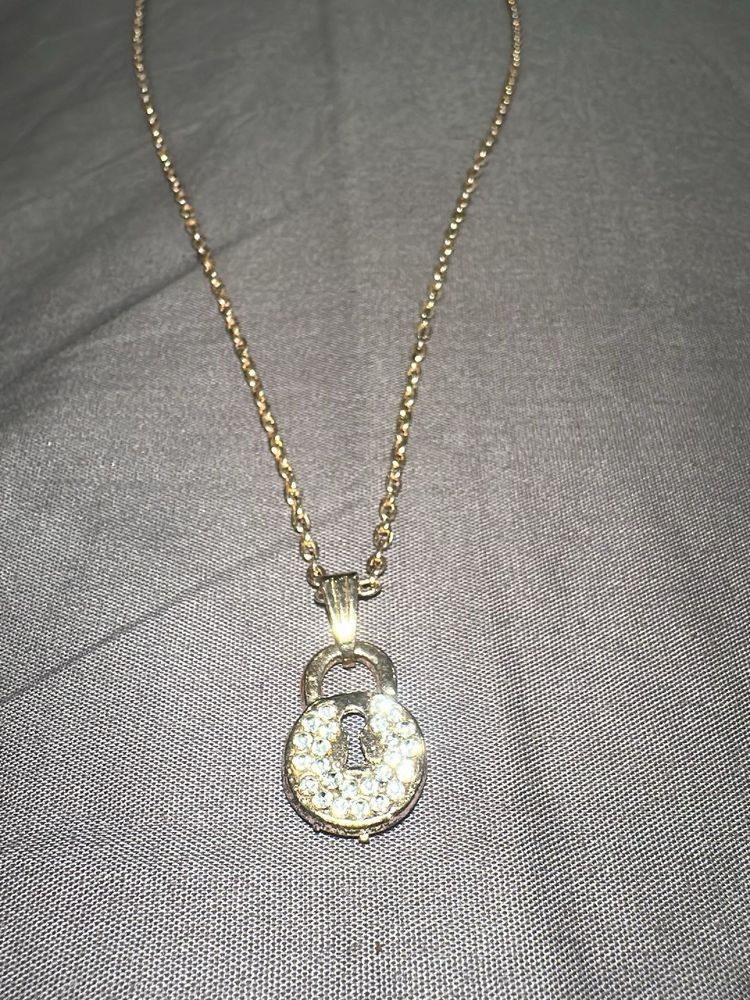 Sparkling Lock Pendant Necklace