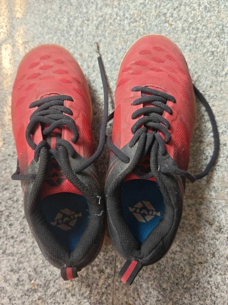 Red Nivia Non Marking Shoes - UK 3