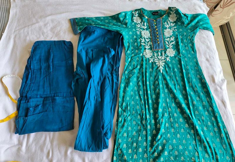 Teal Printed Kurta set with Embroidery