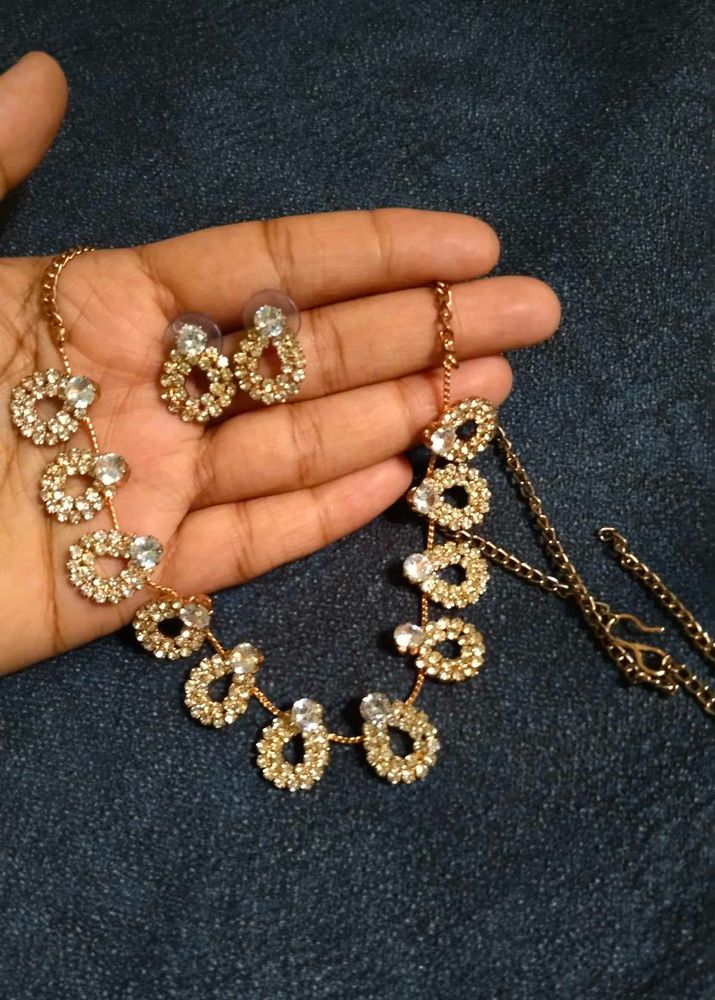 Necklace &amp; Earring Set with pendant