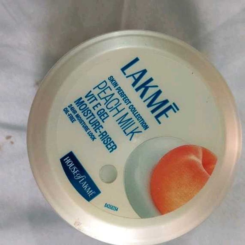Lakme Peach Milk Moisturiser-Riser