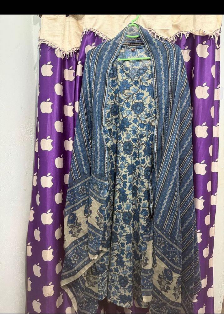 Beautiful Blue Floral Print Kurta Set