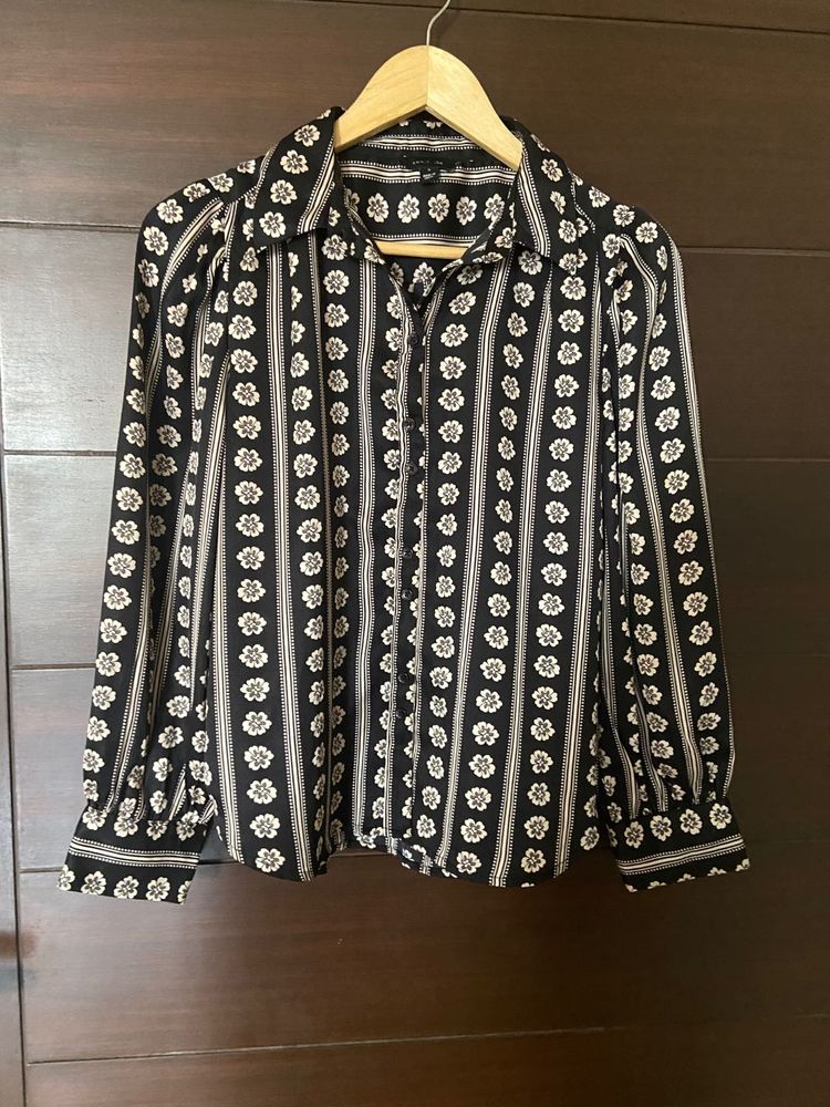 Chic Floral Striped Button-Up shirt (S)