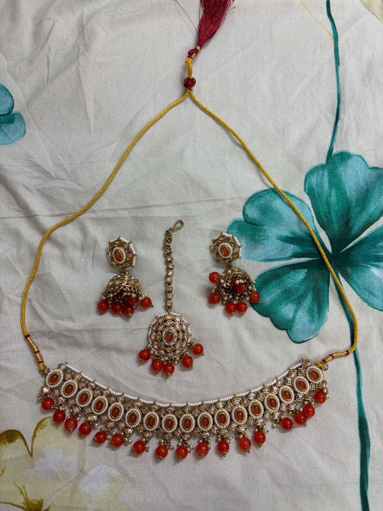 Elegant Indian Jewelry Set with mangtika