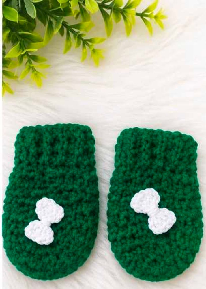 🧶Handmade Green &amp; White Crochet Baby Socks