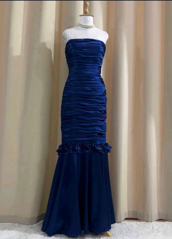 Elegant Ruched Strapless Evening Gown