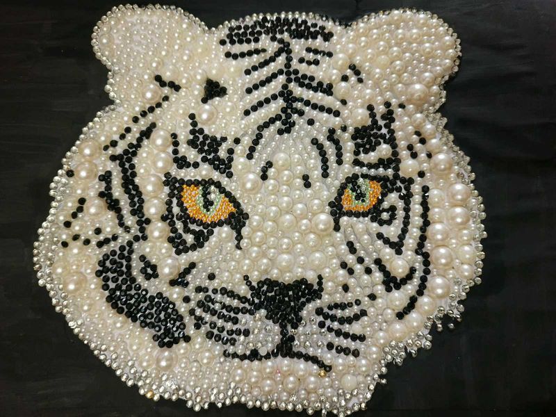Embellished Tiger Face with pearls and stones