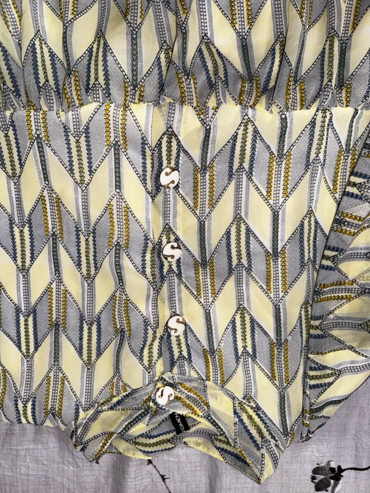 Chic Geometric Print top