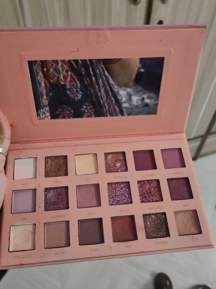 16 Color Eyeshadow Palette