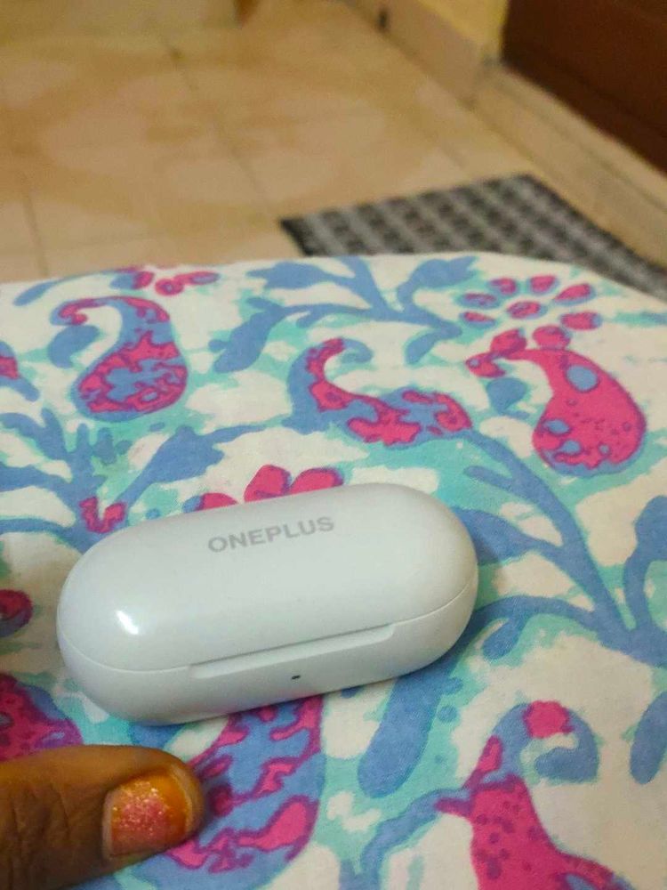 OnePlus Wireless Earbuds Charging Case