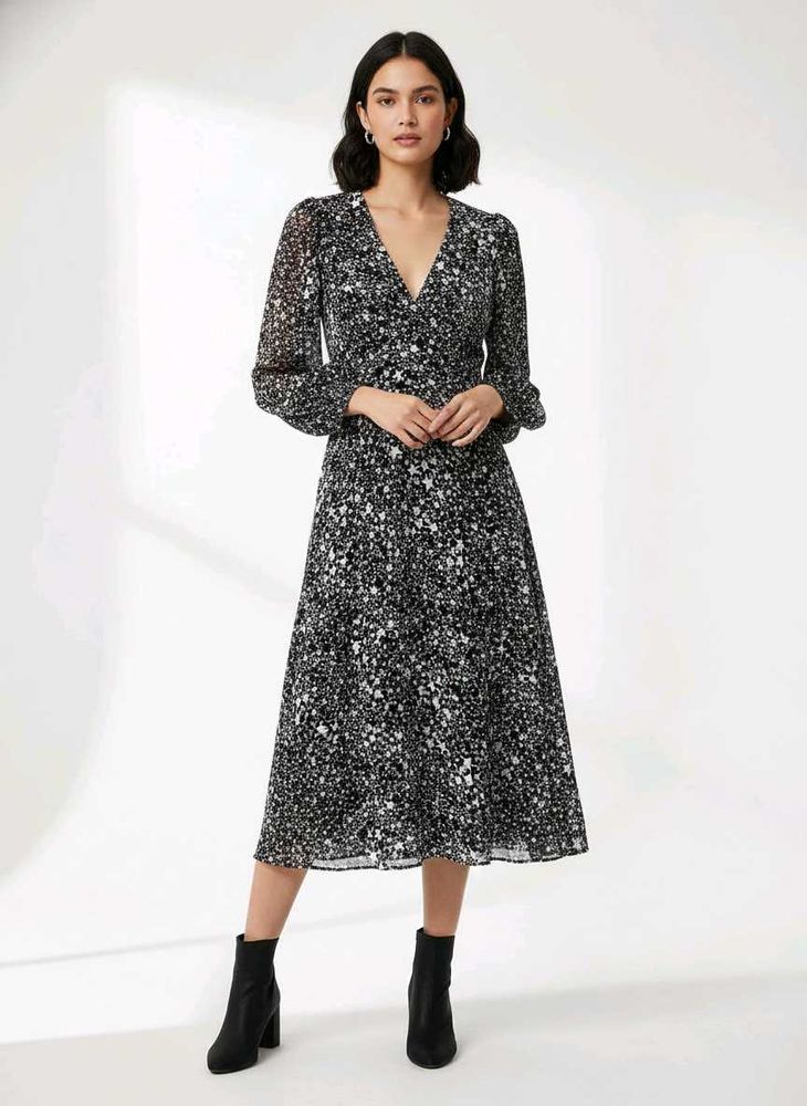 Chic Floral Print V-Neck Midi Dress
