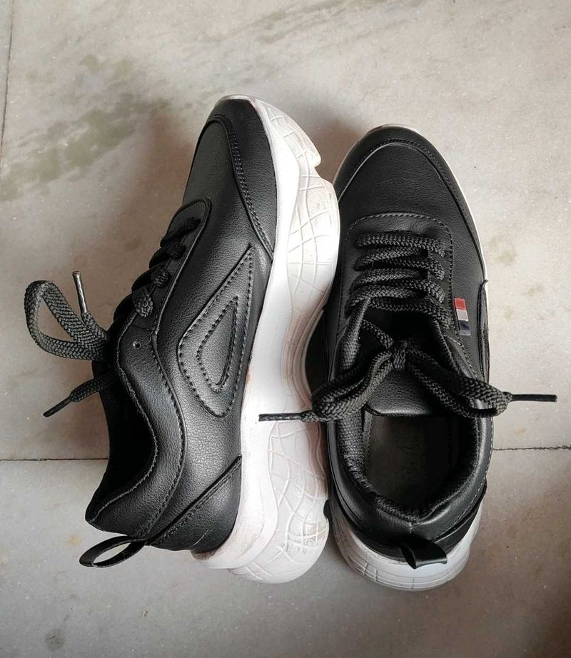 Stylish Black Chunky Women Sneakers