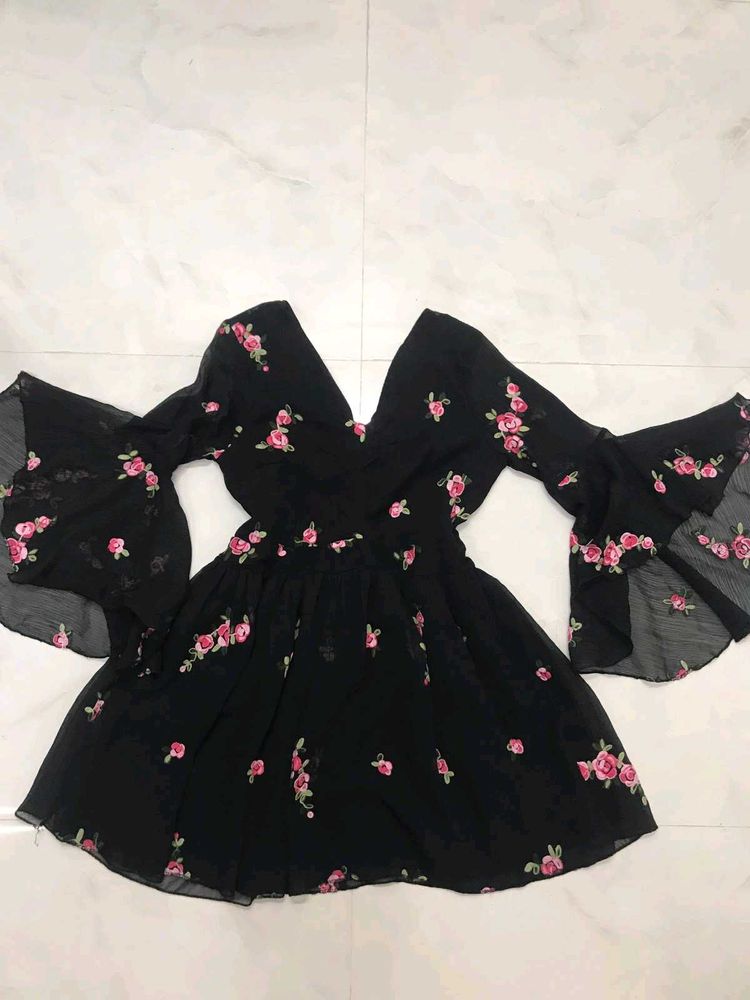 Cute Black Floral Bell Sleeve Dress