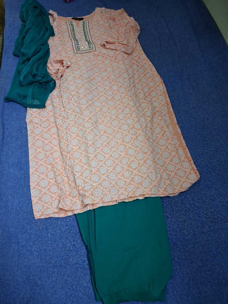 Women's Peach Printed Kurta Set with Dupatta