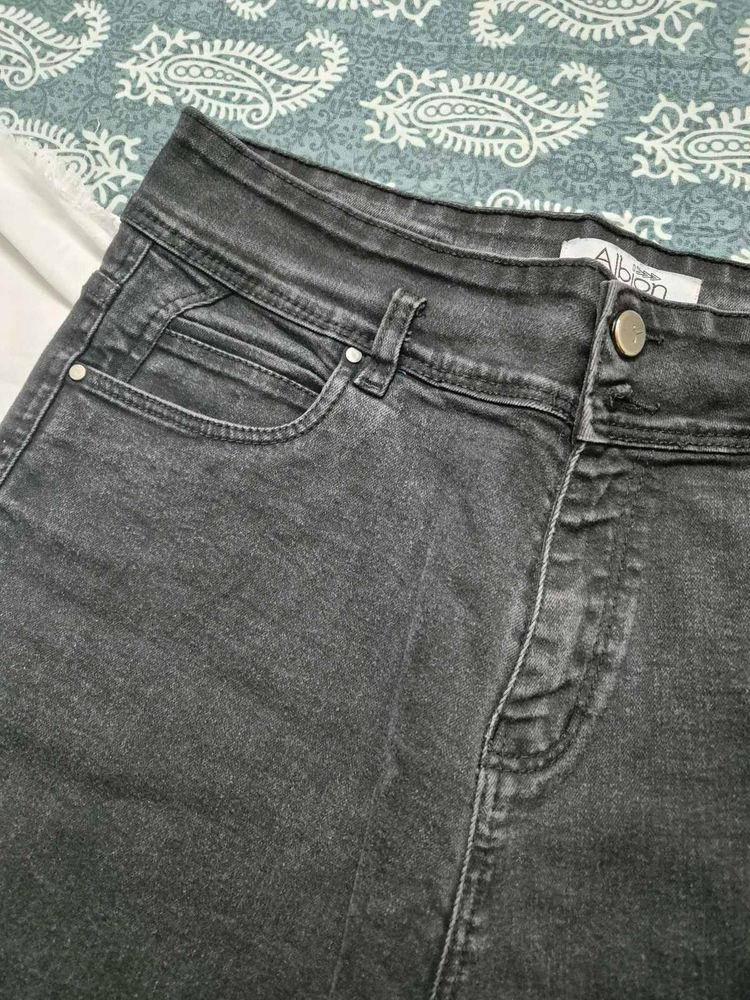Black High Waist Straight Fit Jeans | 32
