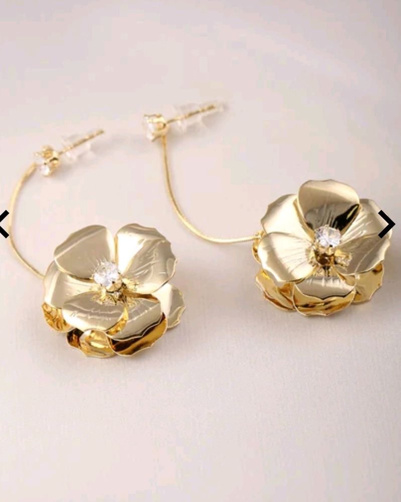 Crystal Flower Shaped Design Earing