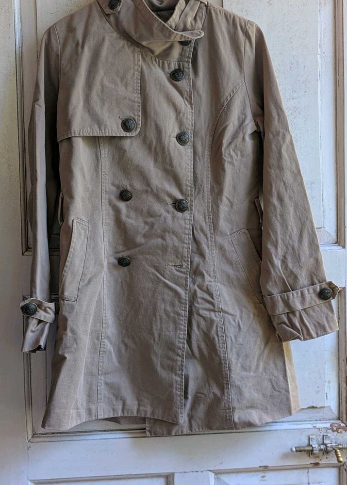 Vintage Beige Trench Coat | Asthetic