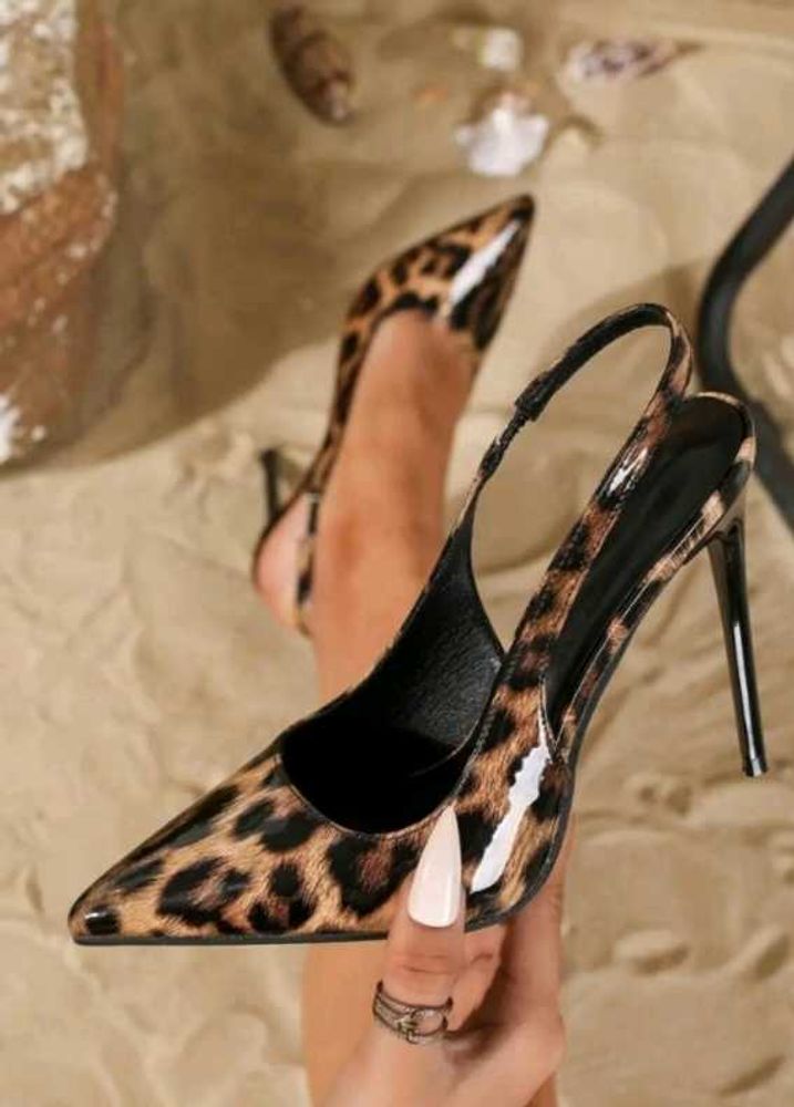 Chic Leopard Print Slingback Heels